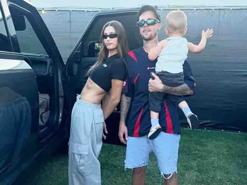 Hailey Bieber Unggah Potret Jack Blues Bieber Bersama Justin Bieber di Coachella 2026