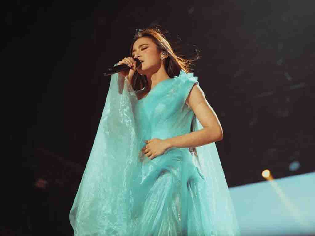 Mahalini Sukses Guncang Malaysia Lewat Konser Besutan Antara Suara
