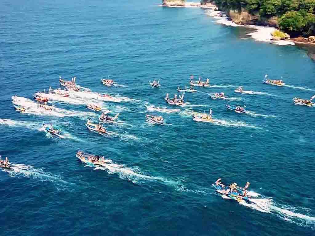 Gestone Villa & Resto Meriahkan Tradisi Hajat Laut Pangandaran di Batu Karas