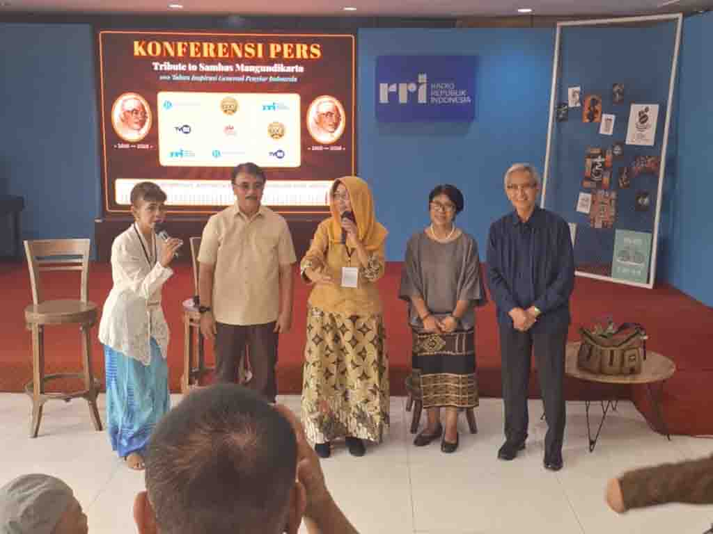 Tika Bisono Gagas Peringatan 100 Tahun Penyiar Radio Legendaris Sambas Mangundikarta